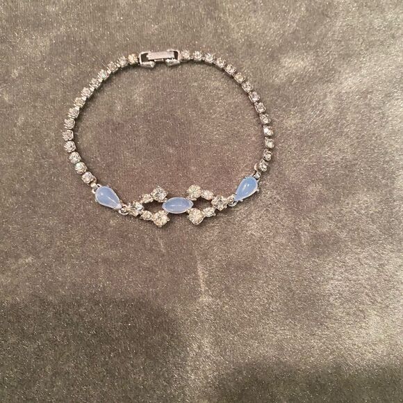 Boutique Aquamarine Gemstone Bracelet - Picture 4 of 8